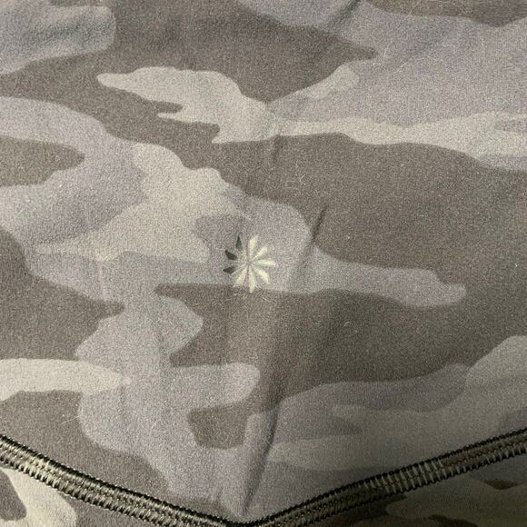 Athleta Black Camo Camoflauge Capri Cropped Leggings Size Large - Picture 5 of 6